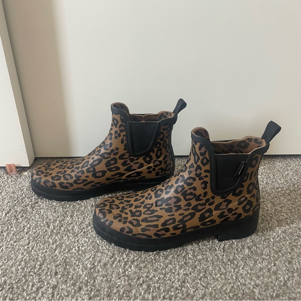 NWOT: Tretorn Lina Leopart Print Rain Boots - Picture 3 of 5